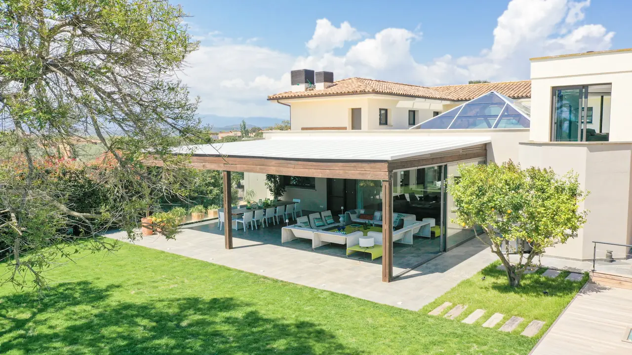 Covered outdoor terrace